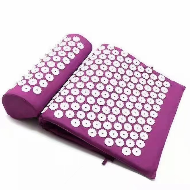 Acupoint massage pad relieves back pain and heats head massage pillow